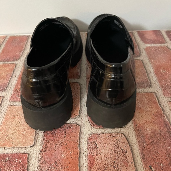 Women's Steve Madden Black Loafers with Chunky Sole Size 10 - Picture 3 of 4